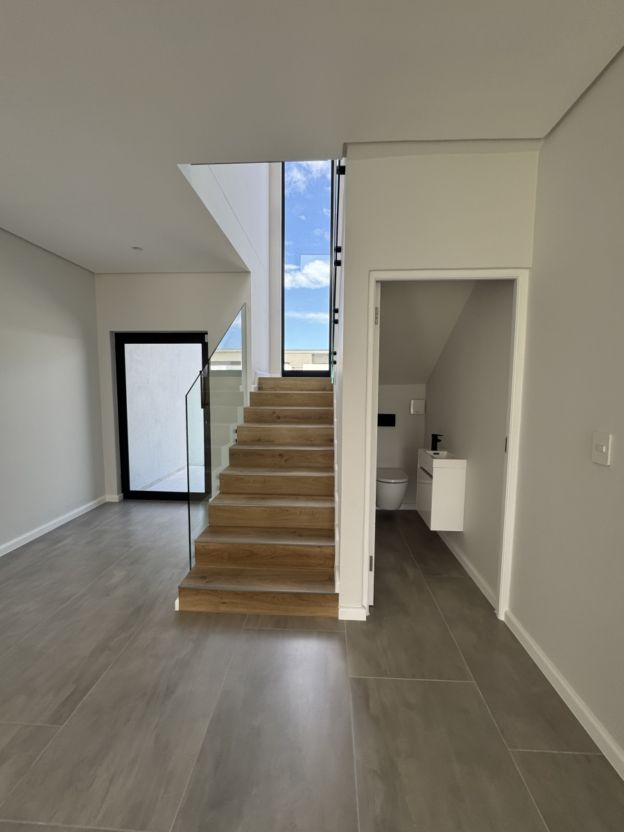 4 Bedroom Property for Sale in Sandown Western Cape